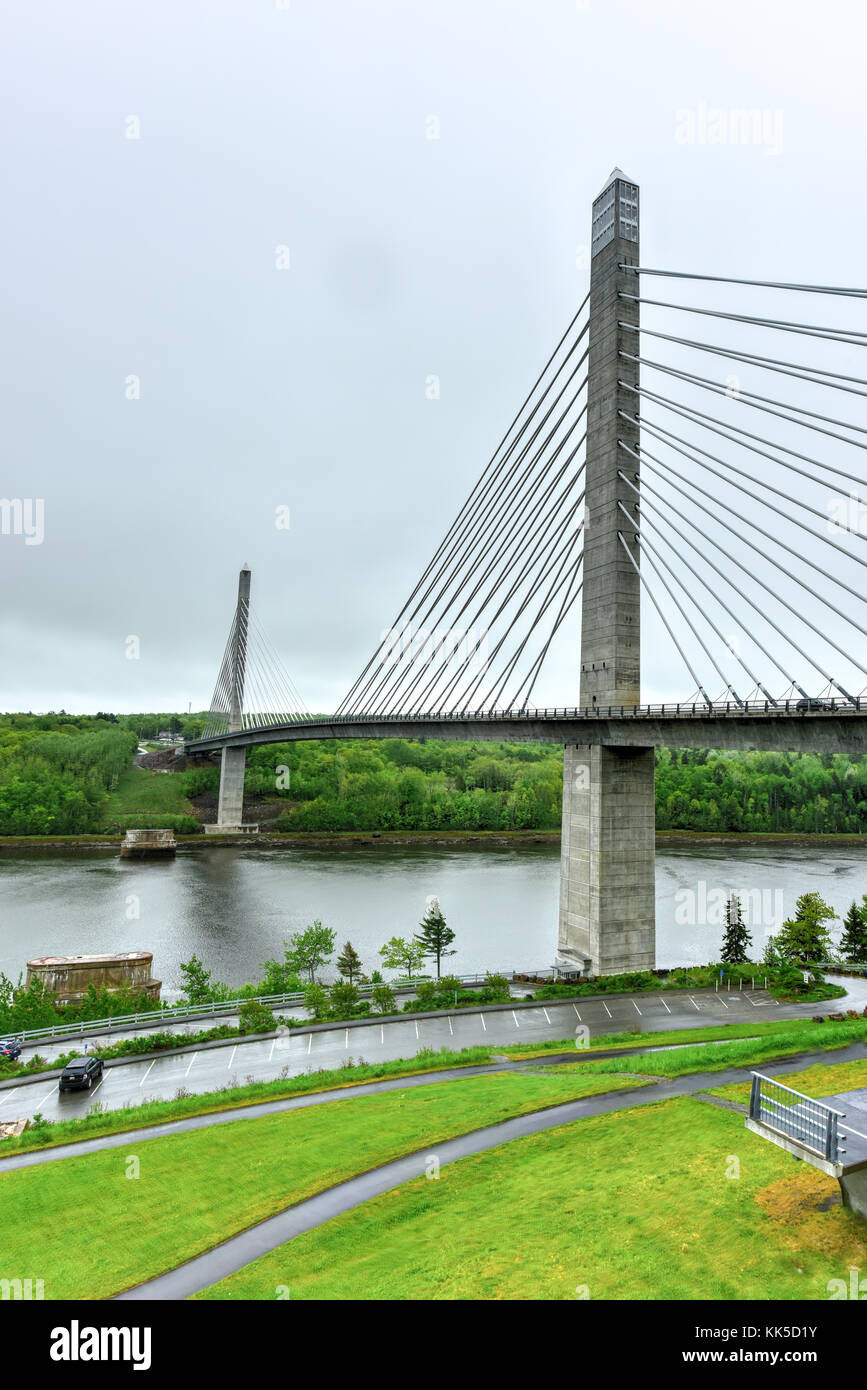 The Penobscot Narrows Bridge is a 2,120 feet (646 m) long cablestayed