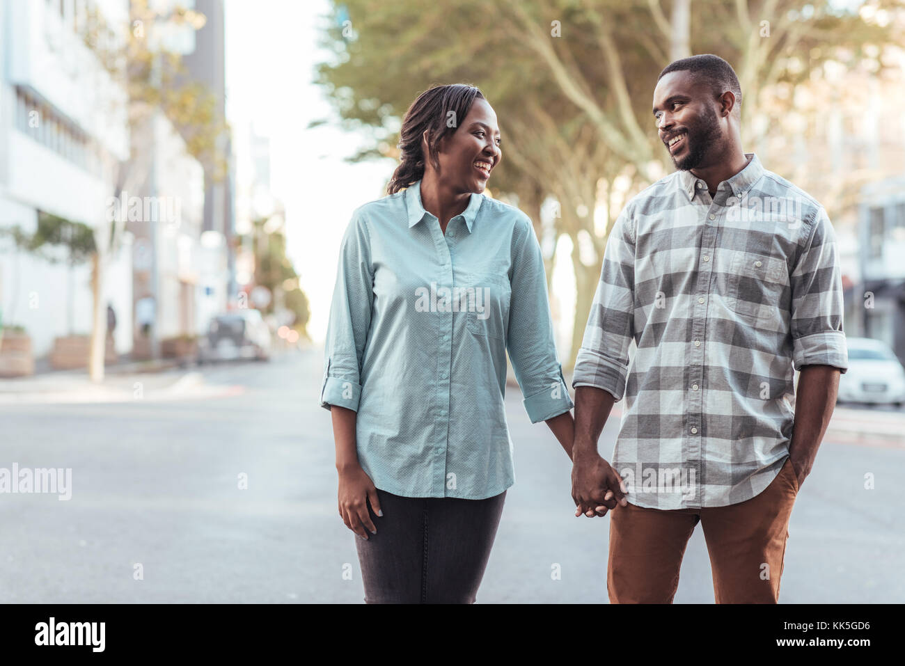 African american holding hands hi-res stock photography and images - Alamy