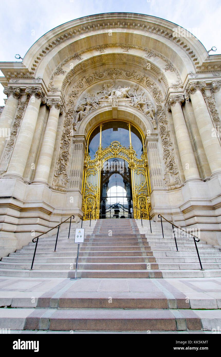 Paris, France. Petit Palais / City of Paris' museum of Fine Arts - entrance, Avenue Winston Churchill Stock Photo