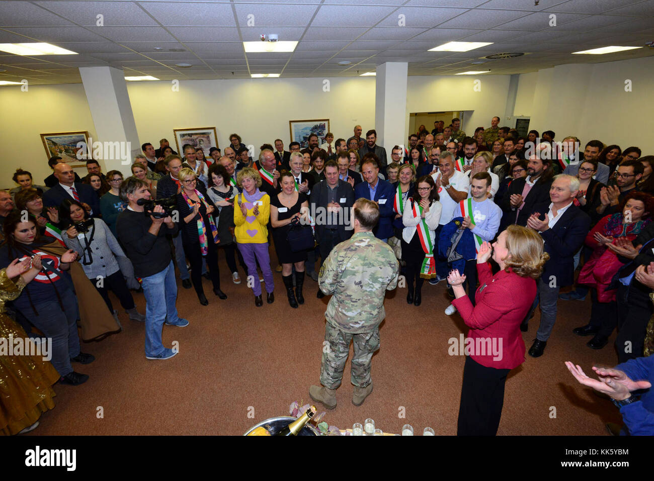 U s army garrison hi-res stock photography and images - Page 11 - Alamy, image size:1300x957