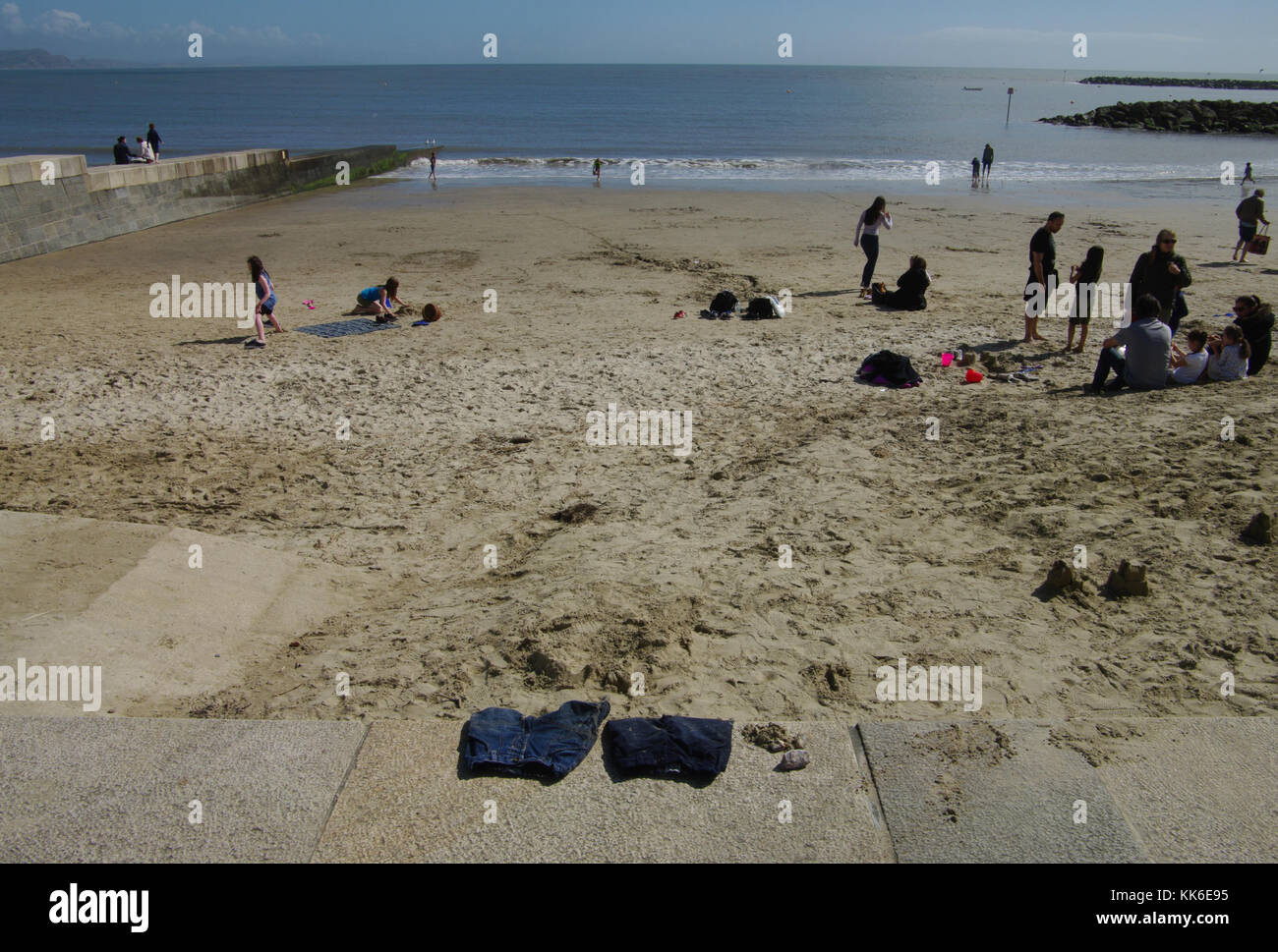 Lyme regis beach fossils hi-res stock photography and images - Alamy