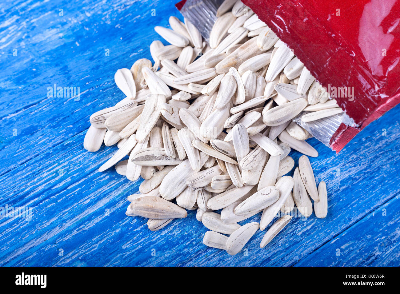 Sunflower seeds in peel close hi-res stock photography and images - Alamy