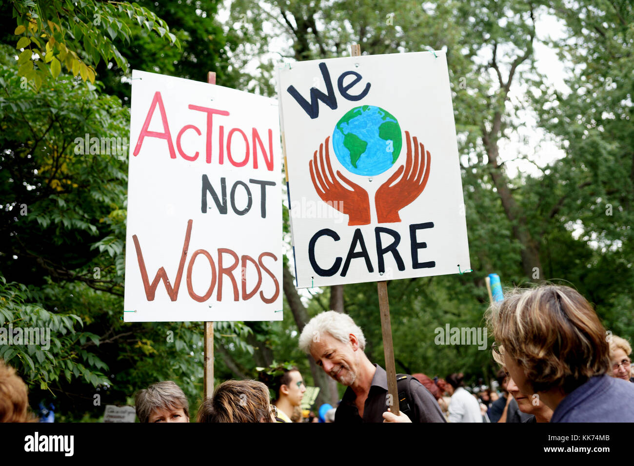 Montreal,Canada, 9 September,2014.Protest against world climate change. Credit:Mario Beauregard/Alamy Live News Stock Photo