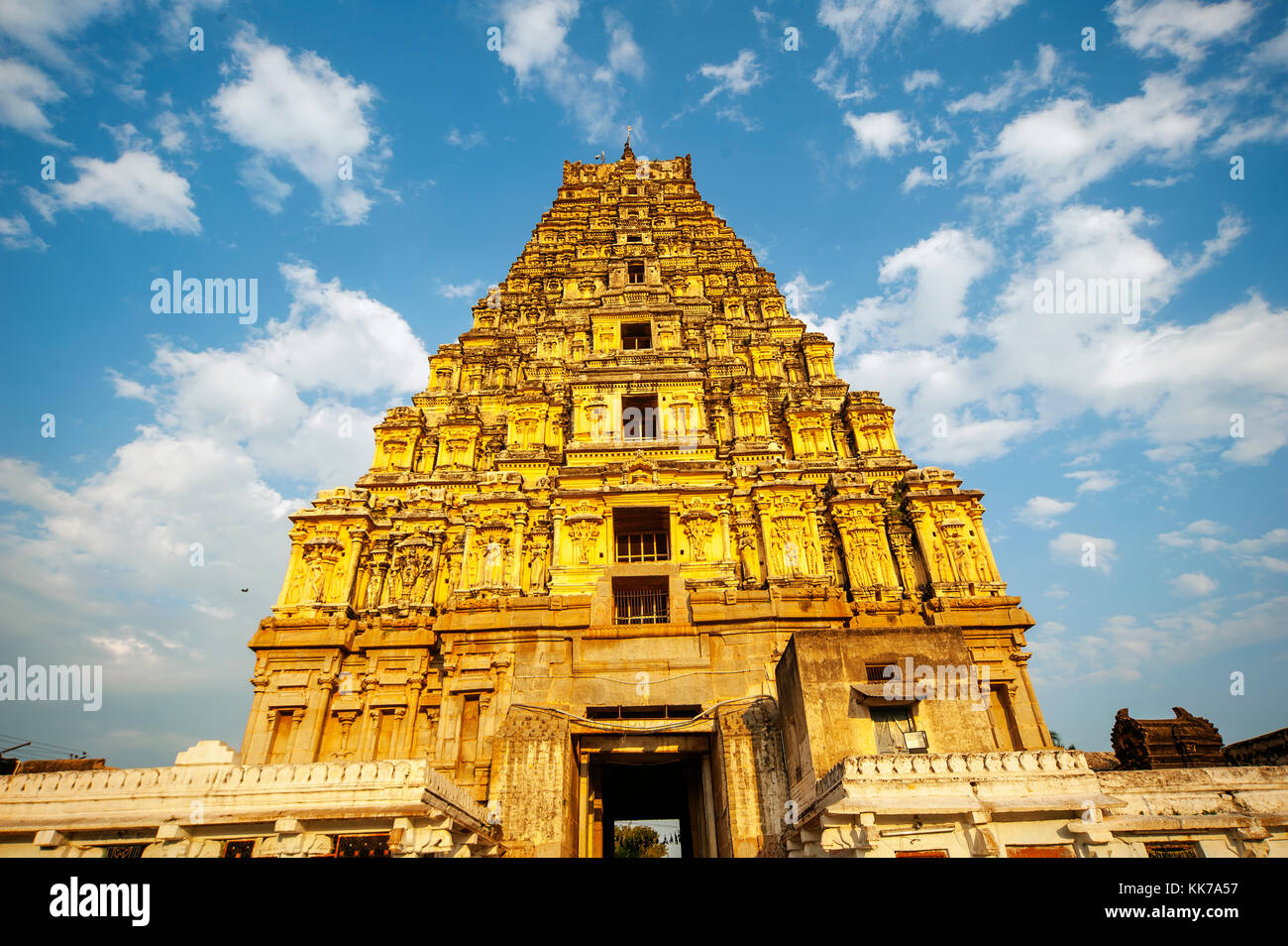 Entrance gopuram of Sri Virupaksha Temple, Hampi, Karnataka – a living Shiva temple and UNESCO World Heritage Site
