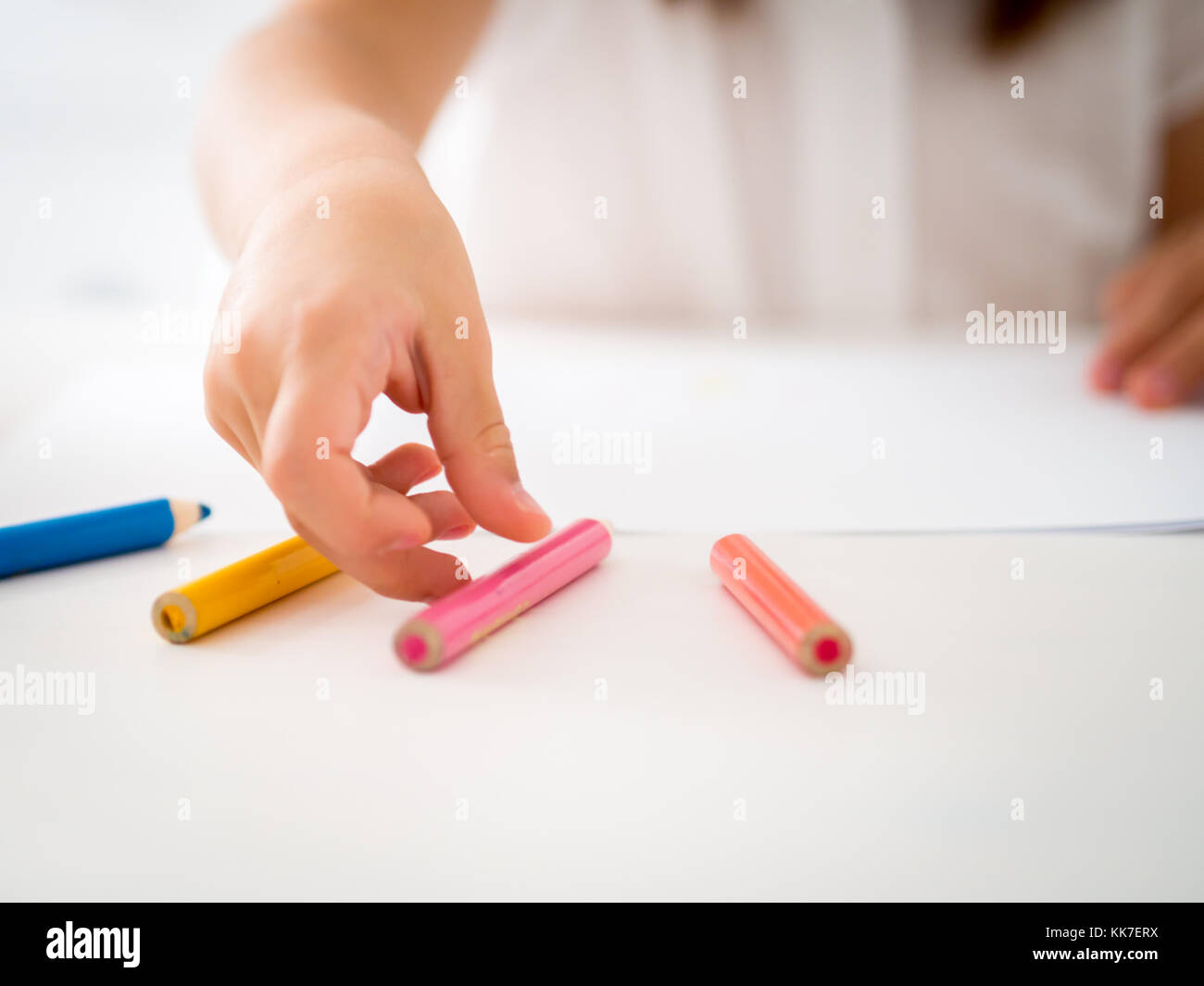 Girls hand drawing hi-res stock photography and images - Alamy