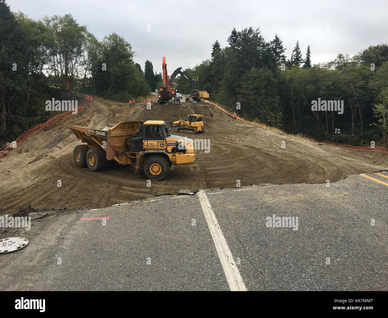 Using an approximate two week highway closure, WSDOT contractor crews ...
