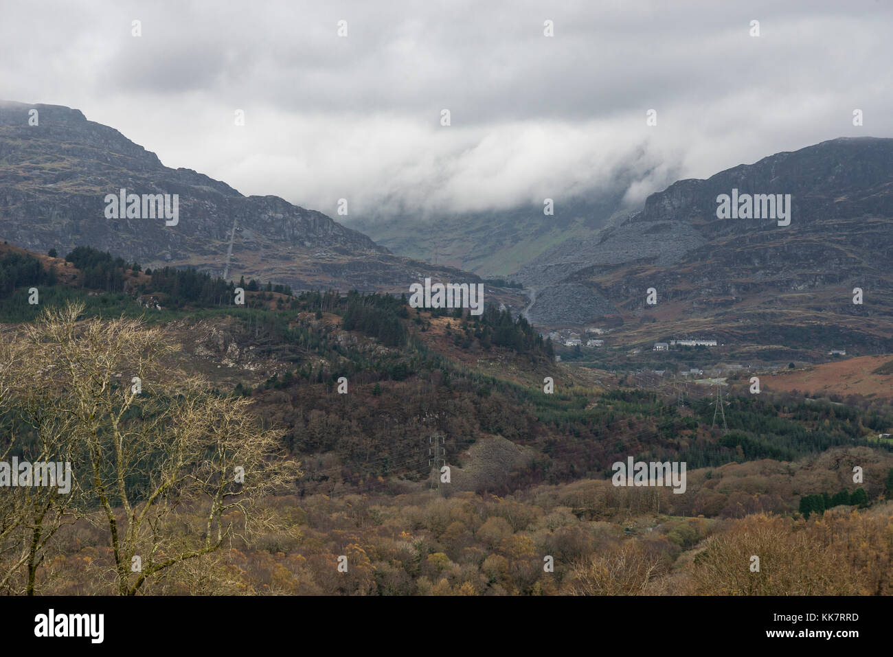 Low cloud over the mountains at Blaenau Ffestiniog in North Wales. Seen from the viewpoint at Llan Ffestiniog. Stock Photo
