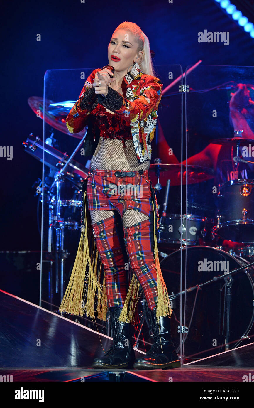 ALPHARETTA, GA JULY 29 Gwen Stefani performs at The Verizon Wireless