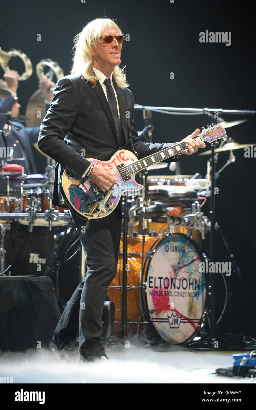 Davey johnstone hires stock photography and images Alamy