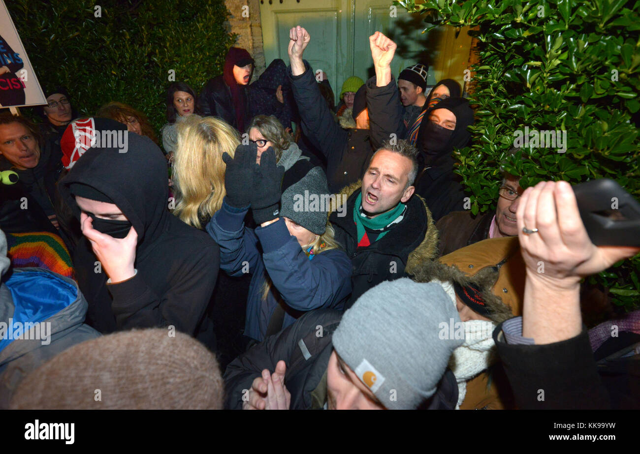 Angry Mob Stock Photos & Angry Mob Stock Images - Alamy1300 x 923