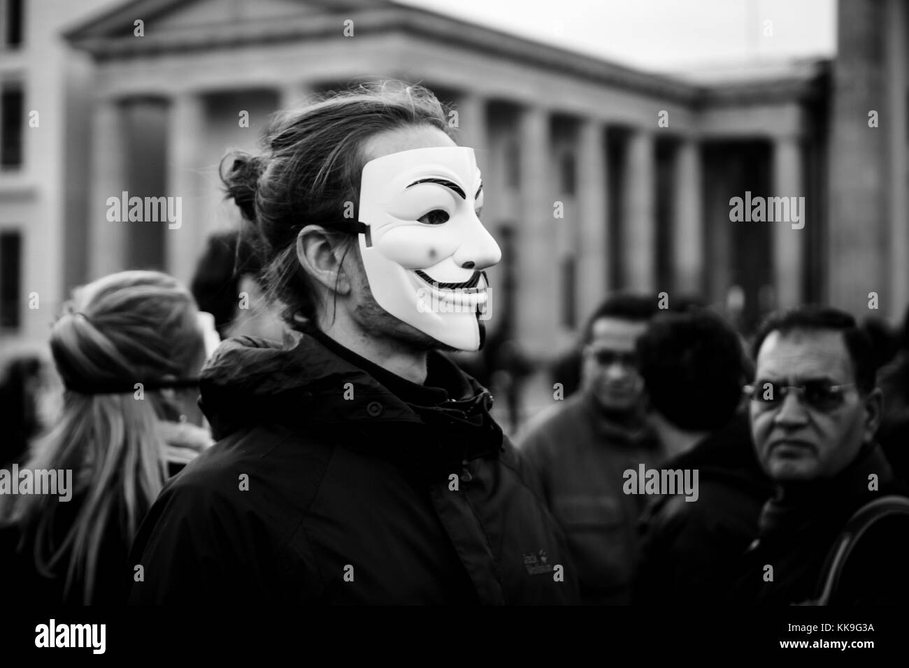 Anonymous mask Black and White Stock Photos & Images - Alamy