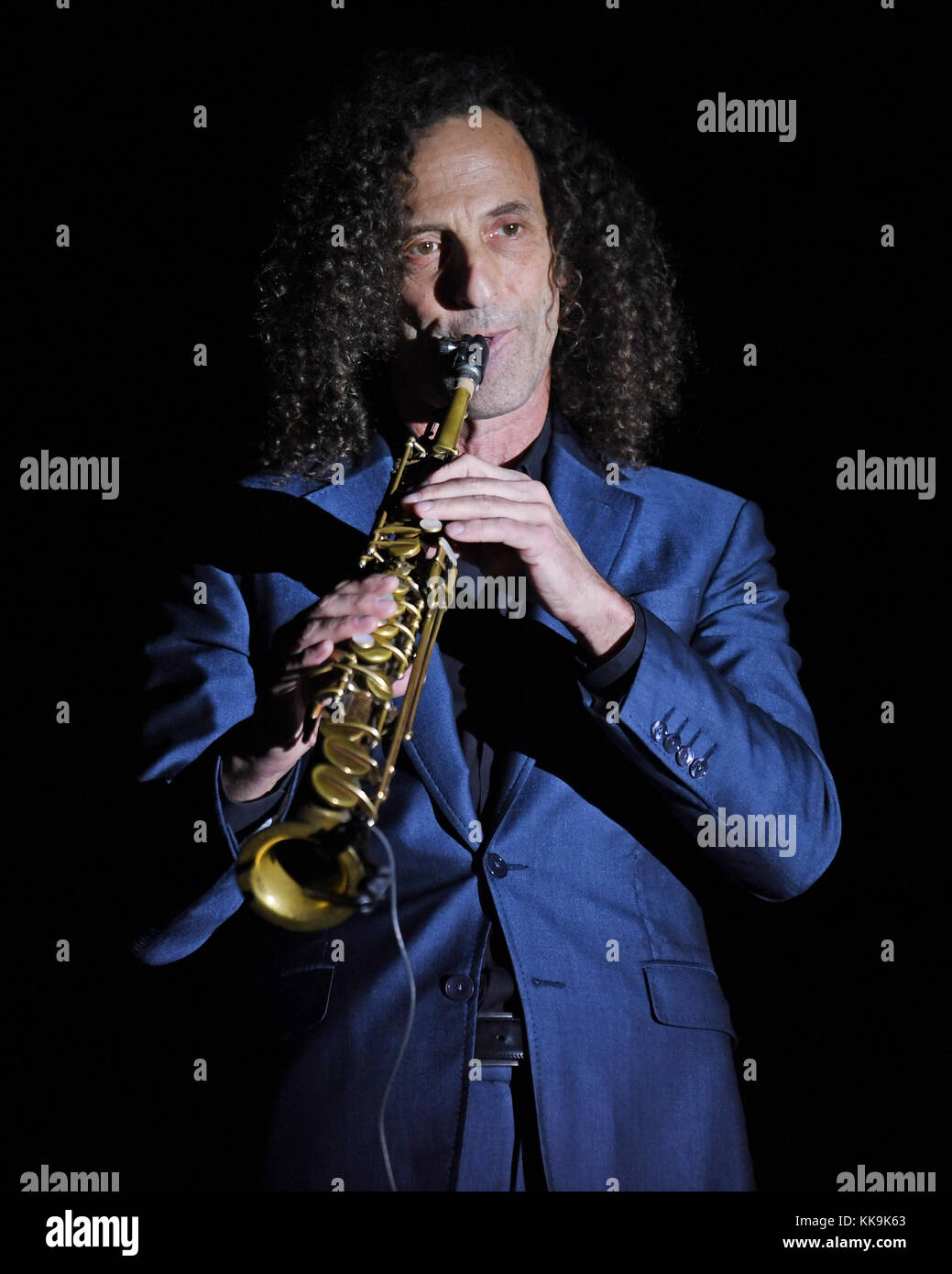 Kenny g saxophone stage hi-res stock photography and images - Alamy