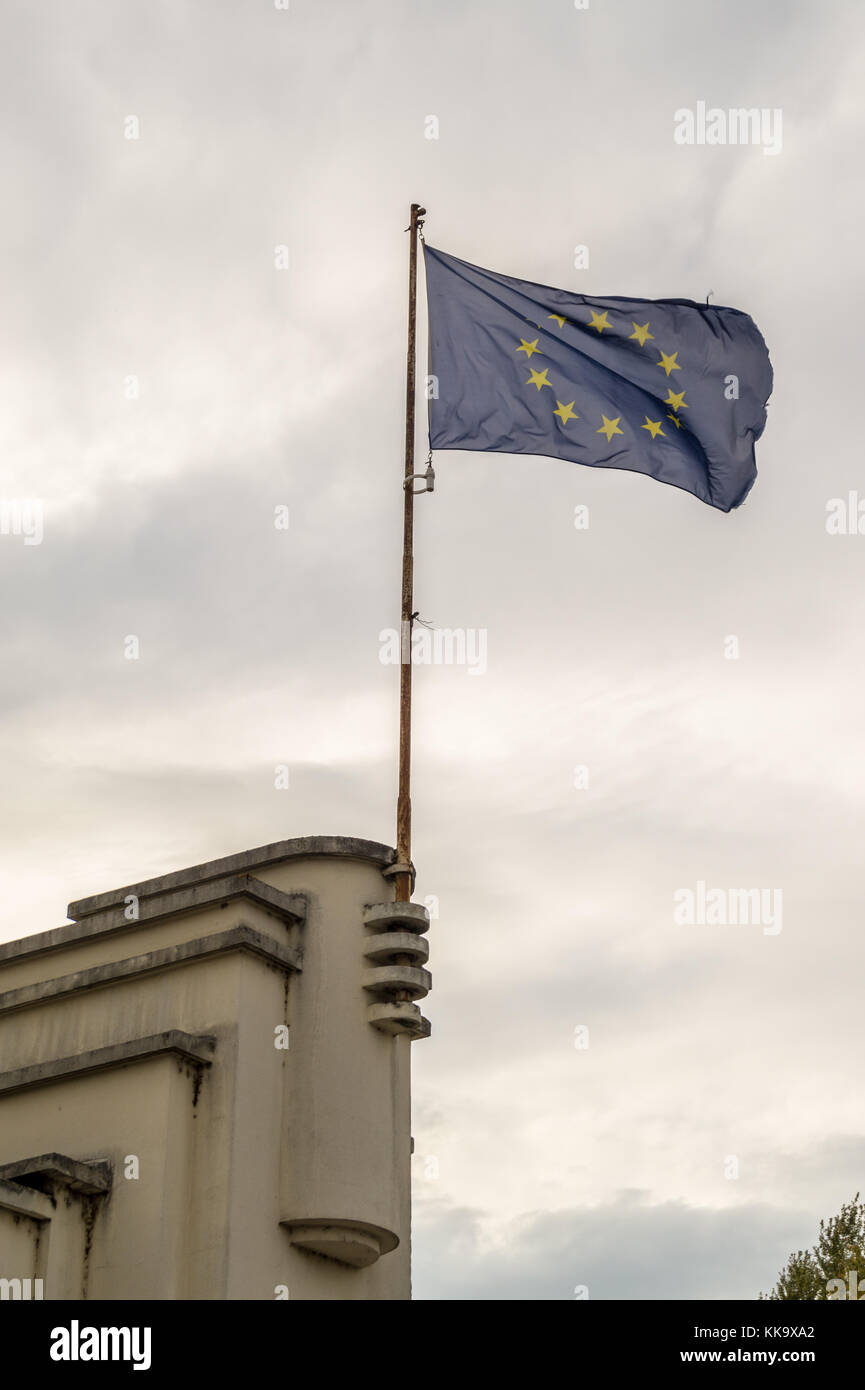 EU flag, Art Deco streamline moderne Alfred Nakache swimming pool by Robert Armandary and Jean Montariol, 1931, Toulouse, Occitanie, France Stock Photo