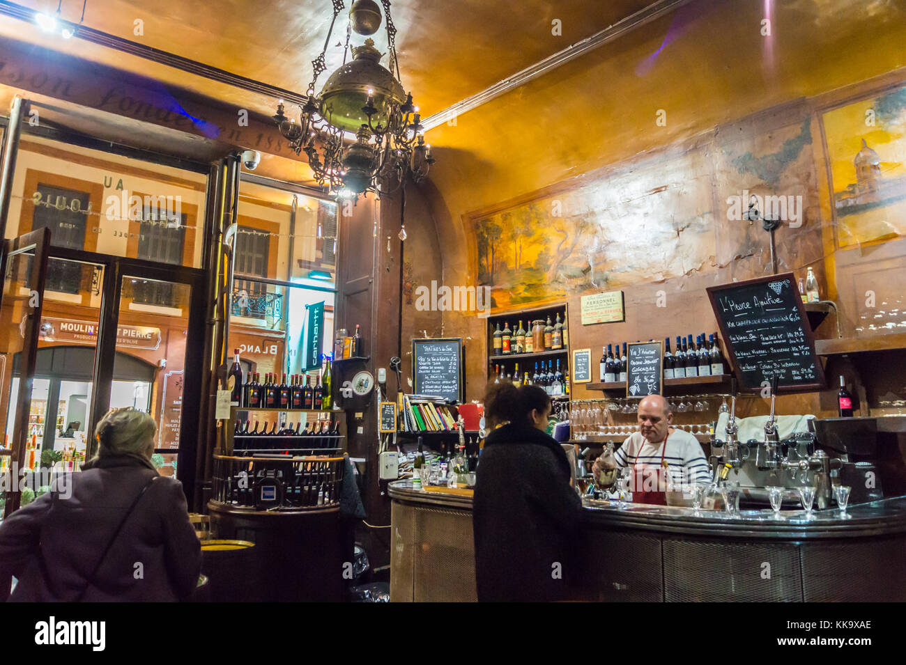 Au Père Louis bar restaurant interior,  Rue des Tourneurs, Toulouse, Occitanie, France Stock Photo