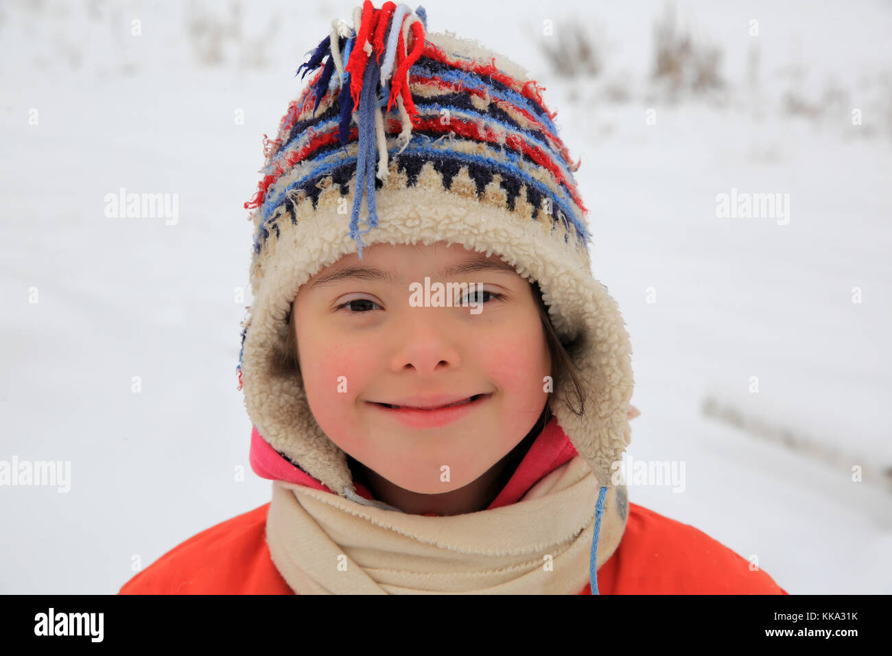 Portrait of beautiful little girl in the winter Stock Photo - Alamy