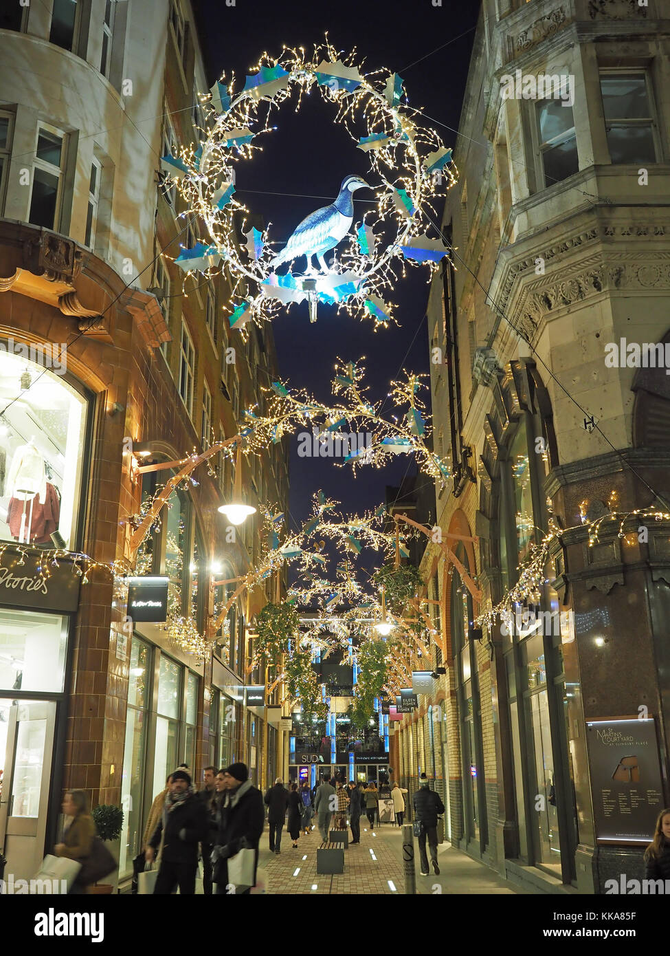 Long acre london hi-res stock photography and images - Alamy