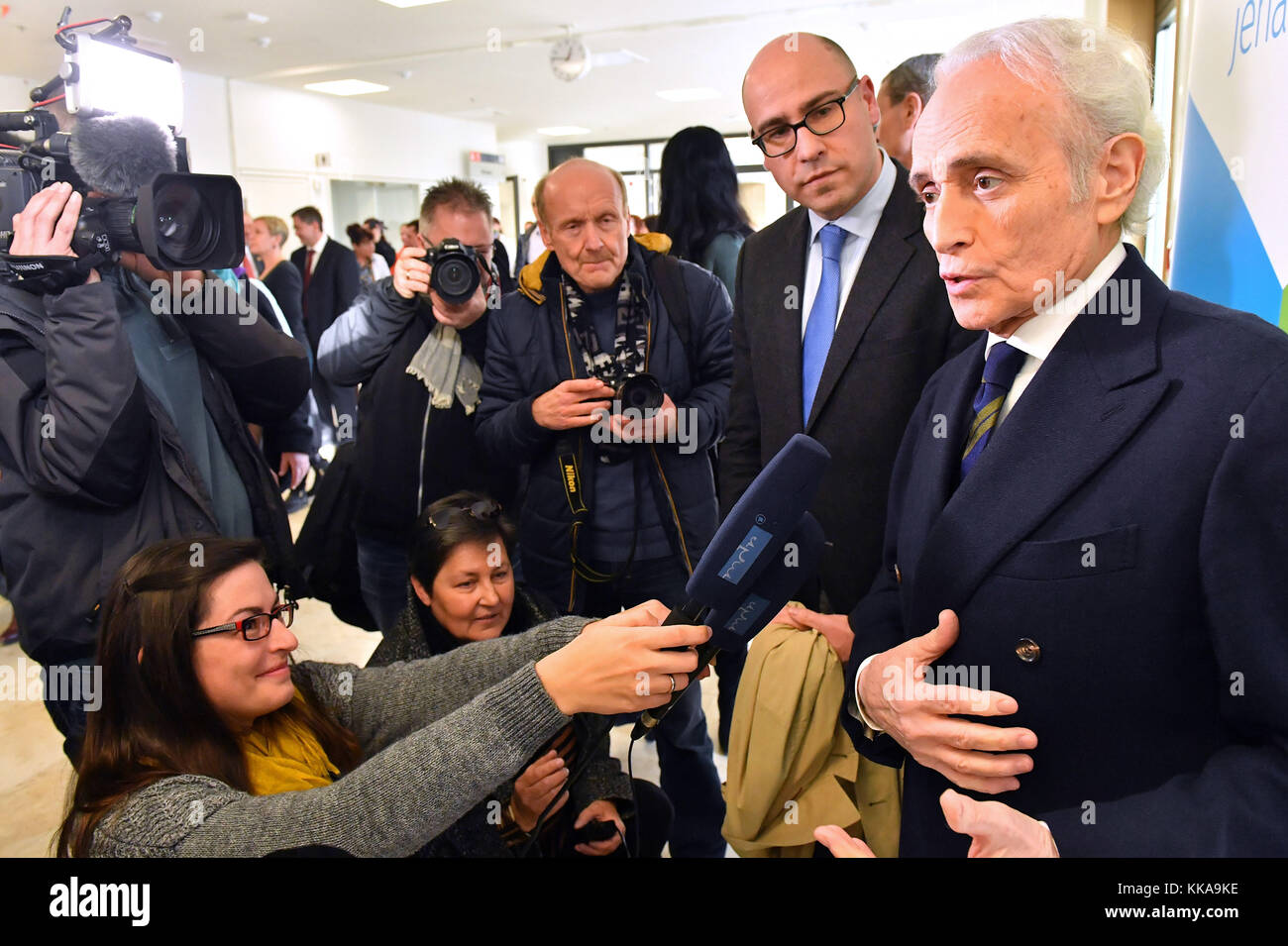 Jena, Germany. 29th Nov, 2017. The Spanish Opera singer José Carreras standing in the University Hospital and answering questions of journalists in Jena, Germany, 29 November 2017. He is handing over a treatment facility for cancer patients to the hospital. Carrera's leukaemia foundation supports the construction of a new ward for stem cell transplantations with one million euros. A stem cell transplantation is primarily used for the treatment of blood cancer. Credit: Martin Schutt/dpa-Zentralbild/dpa/Alamy Live News Stock Photo