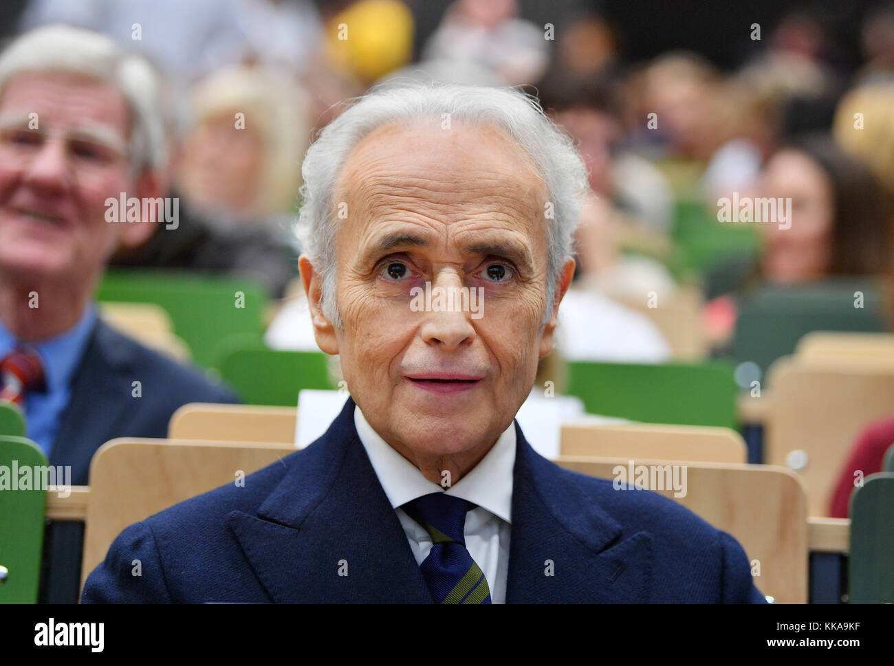 Jena, Germany. 29th Nov, 2017. The Spanish Opera singer José Carreras sitting in the leecture hall of the University Hospital in Jena, Germany, 29 November 2017. He is handing over a treatment facility for cancer patients to the hospital. Carrera's leukaemia foundation supports the construction of a new ward for stem cell transplantations with one million euros. A stem cell transplantation is primarily used for the treatment of blood cancer. Credit: Martin Schutt/dpa-Zentralbild/dpa/Alamy Live News Stock Photo