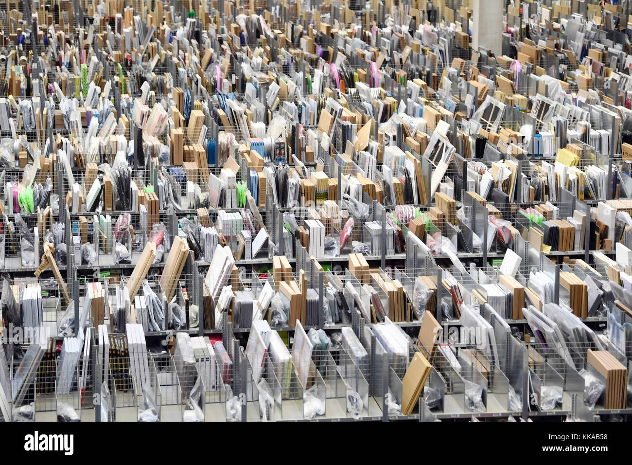 Pforzheim, Germany. 29th Nov, 2017. A warehouse in the Amazon logistics centre photographed in ...
