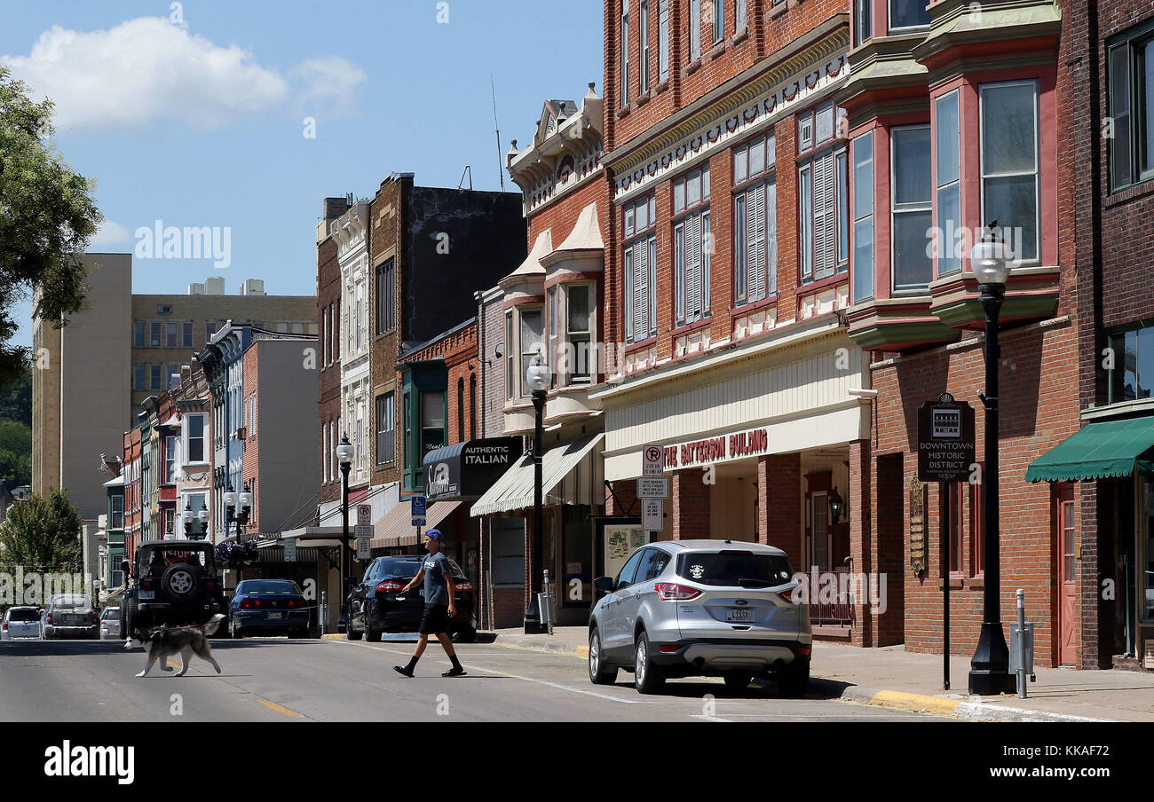 Muscatine, Iowa, USA. 8th Aug, 2017. Downtown Muscatine, Iowa. Located ...