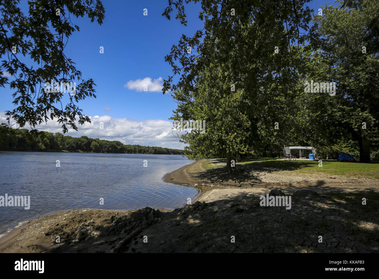 New Boston, Iowa, USA. 17th Aug, 2017. A boat landing and campsite is seen on the Mississippi River at the Blanchard Island Recreation Area in New Boston, Illinois, on Thursday, August 17, 2017. Credit: Andy Abeyta, Quad-City Times/Quad-City Times/ZUMA Wire/Alamy Live News Stock Photo