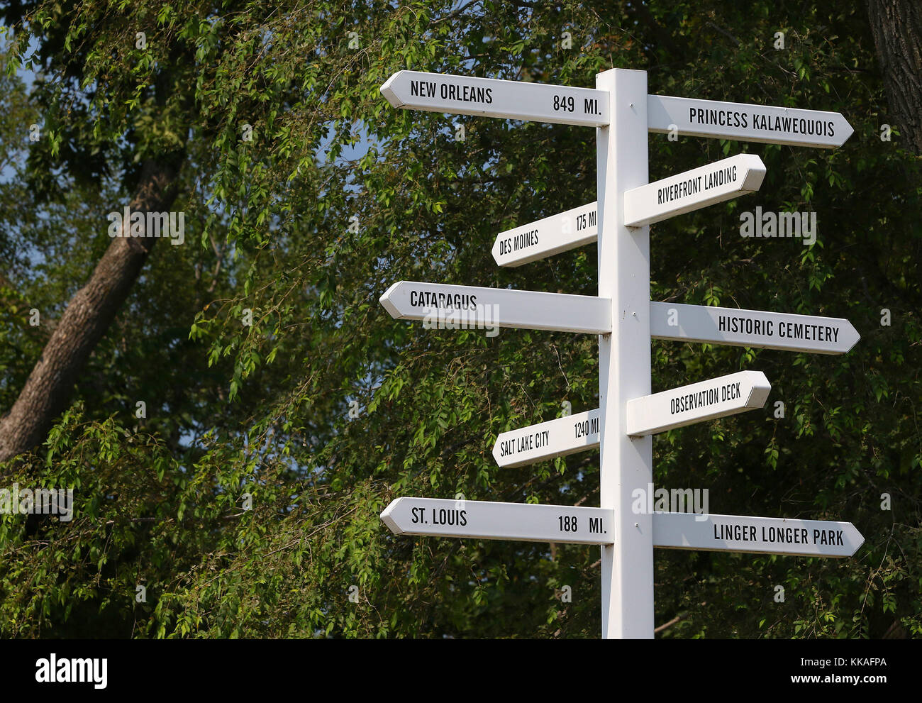 Iowa, USA. 10th Aug, 2017. A road sign noting distances and direction