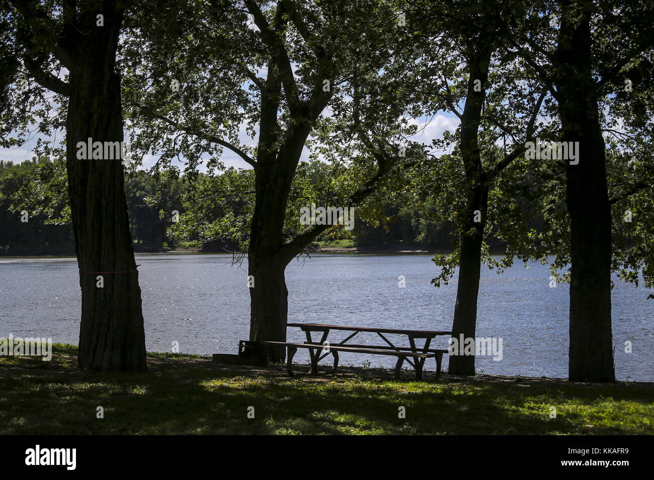 New Boston, Iowa, USA. 17th Aug, 2017. A picnic table alongside the river is seen at the Blanchard Island Recreation Area in New Boston, Illinois, on Thursday, August 17, 2017. Credit: Andy Abeyta, Quad-City Times/Quad-City Times/ZUMA Wire/Alamy Live News Stock Photo