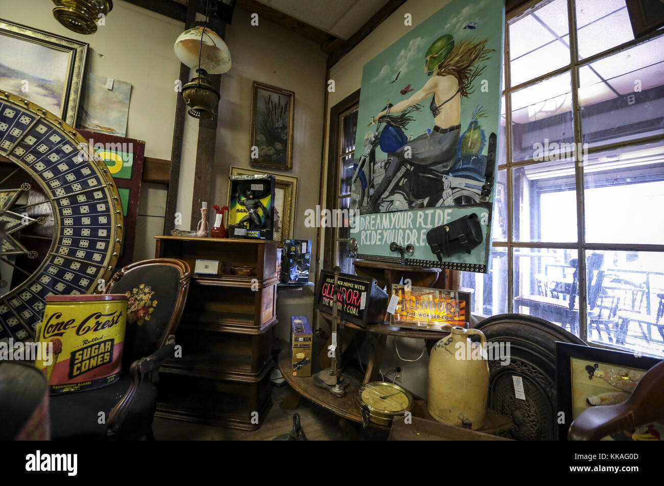 Savanna, Iowa, USA. 15th July, 2017. A variety of antiques are seen for sale at Frank Fritz Finds in Savanna, Illinois, on Saturday, July 15, 2017. The American Pickers co-star operates an antique shop in Savanna in partnership with long-time friend Jerry Gendreau of Savanna. Credit: Andy Abeyta, Quad-City Times/Quad-City Times/ZUMA Wire/Alamy Live News Stock Photo