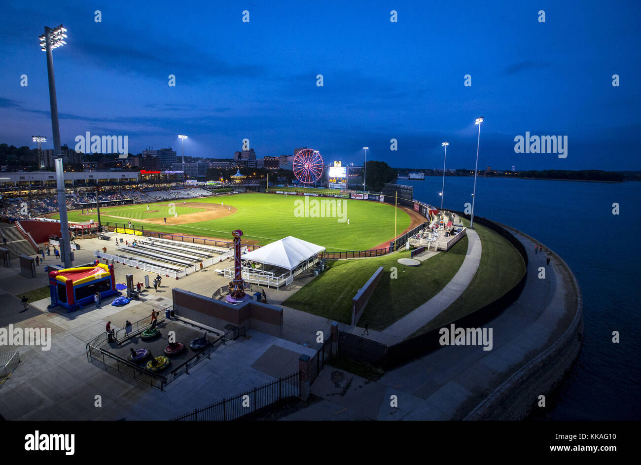 Quad Cities, IA/IL (Great River and Modern Woodmen Park) – Ballparks and  Brews