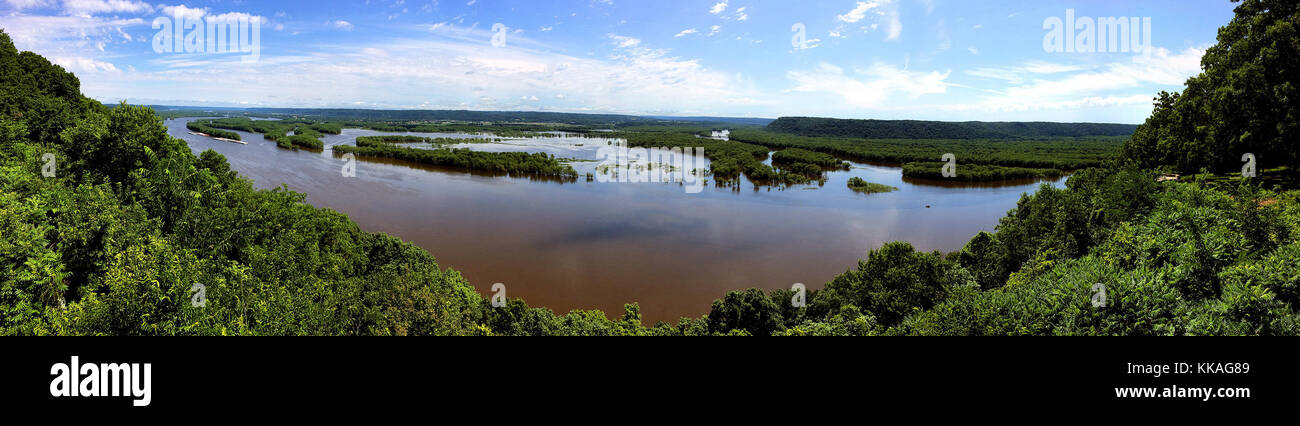 Mcgregor, Iowa, USA. 20th June, 2017. A panoramic image from the Point of Discovery overlook in Pikes Peak State Park near McGregor, Iowa June 20, 2017.After the Louisiana Purchase in 1803, the United States government sent Lieutenant Zebulon Pike in 1805 to explore the Mississippi valley and select locations suitable for military posts. Pike traveled to the region and recognized the park site as an important, strategic point and an excellent location for a fort:.'We ascended the hill on the west site of the Mississippi: and made choice of a spot which I thought most eligible, being level Stock Photo