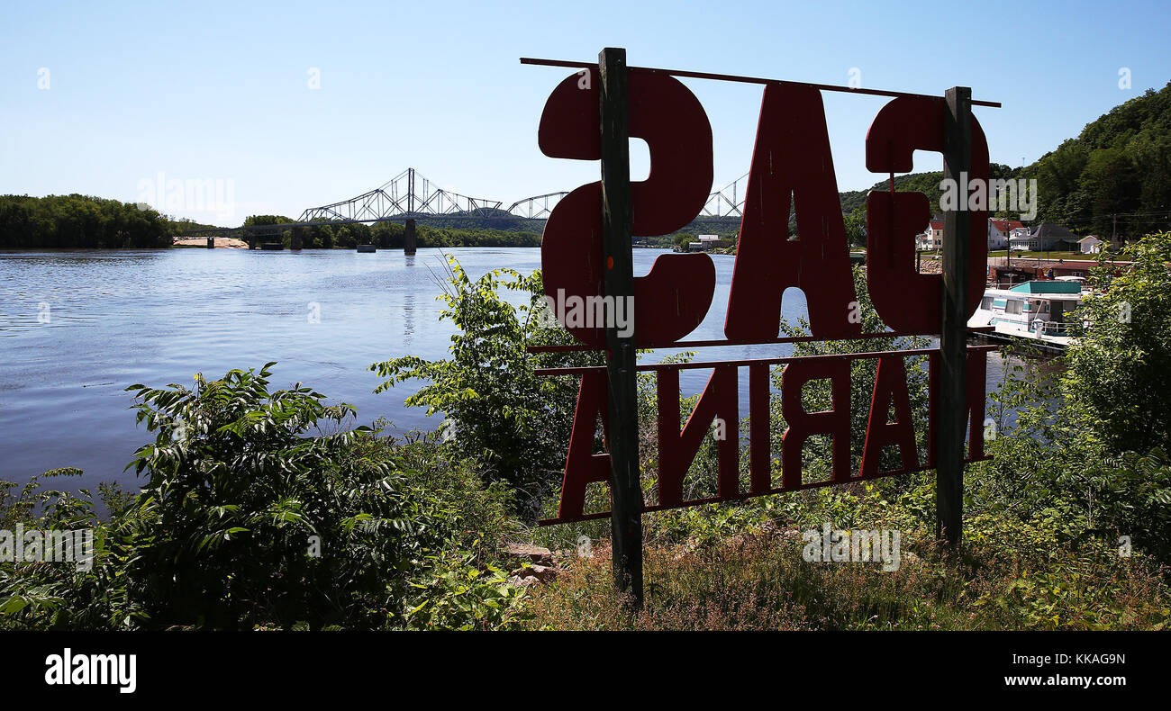 Iowa, USA. 6th June, 2017. A large sign on the end of a man made