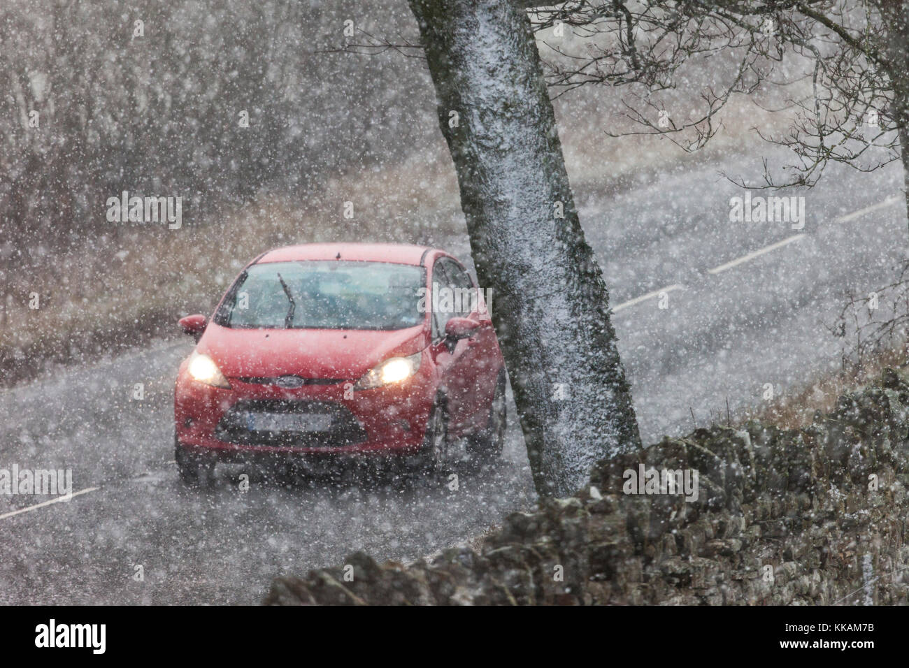 Teesdale, County Durham, UK. Thursday 30th November 2017. UK Weather.  Heavy snow showers are affecting driving conditions in North East England. Credit: David Forster/Alamy Live News Stock Photo