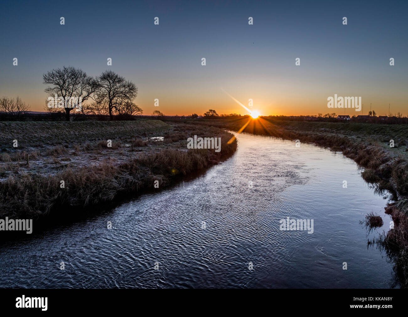Eccleston, UK. 30th November, 2017. Sunrise over the River Wyre at Great Eccleston Credit: Russell Millner/Alamy Live News Stock Photo