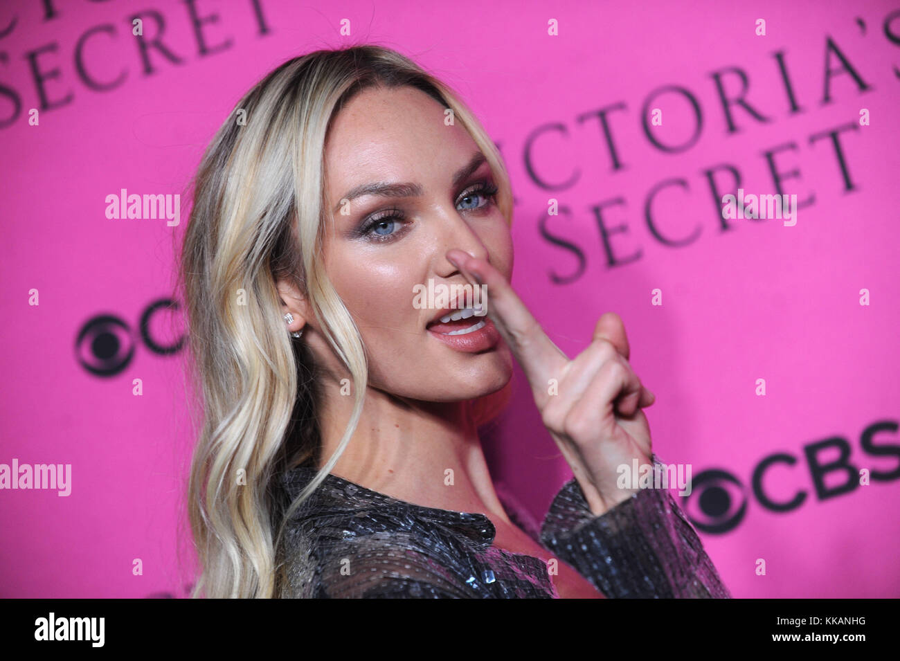 new-york-ny-november-28-candice-swanepoel-attends-the-2017-victoria