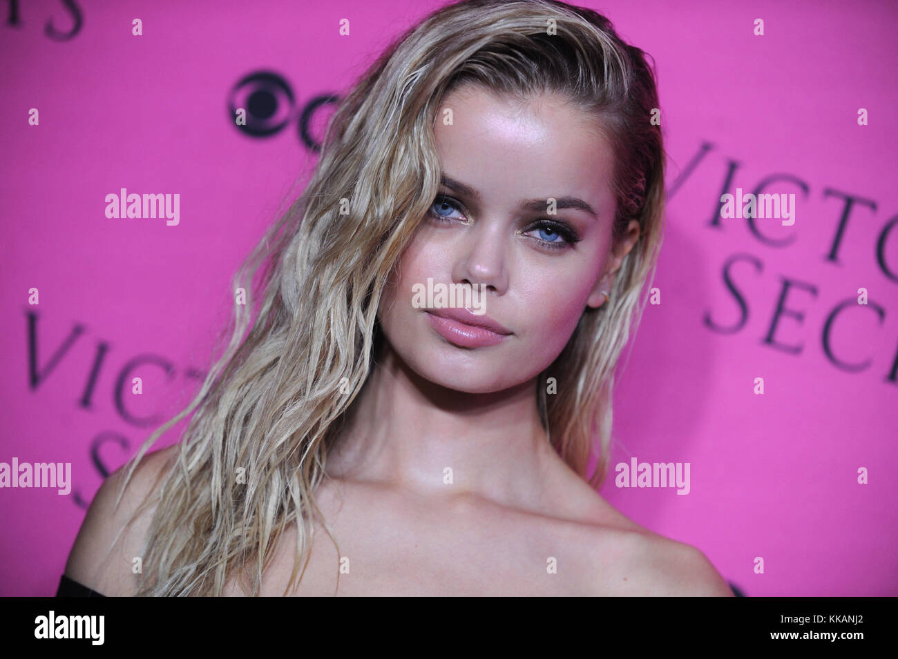 NEW YORK, NY NOVEMBER 28 Frida Aasen attends the 2017 Victoria's