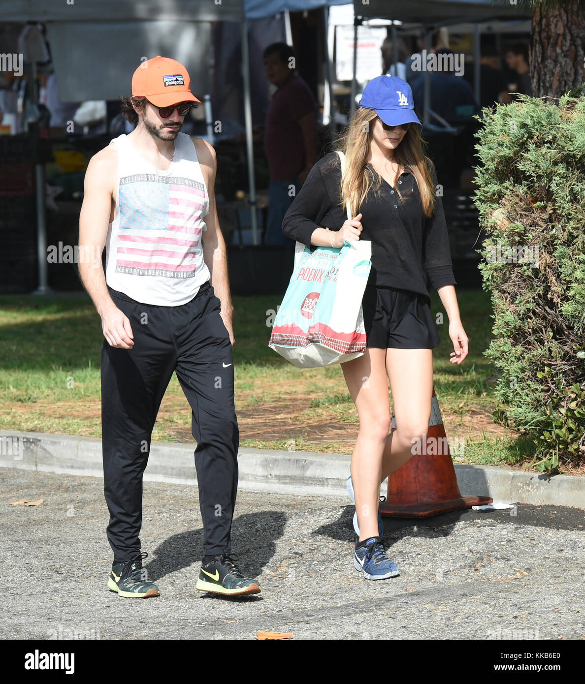 Elizabeth Olsen Goes To The Farmers Market With Her Boyfriend Robbie Stock Photo Alamy