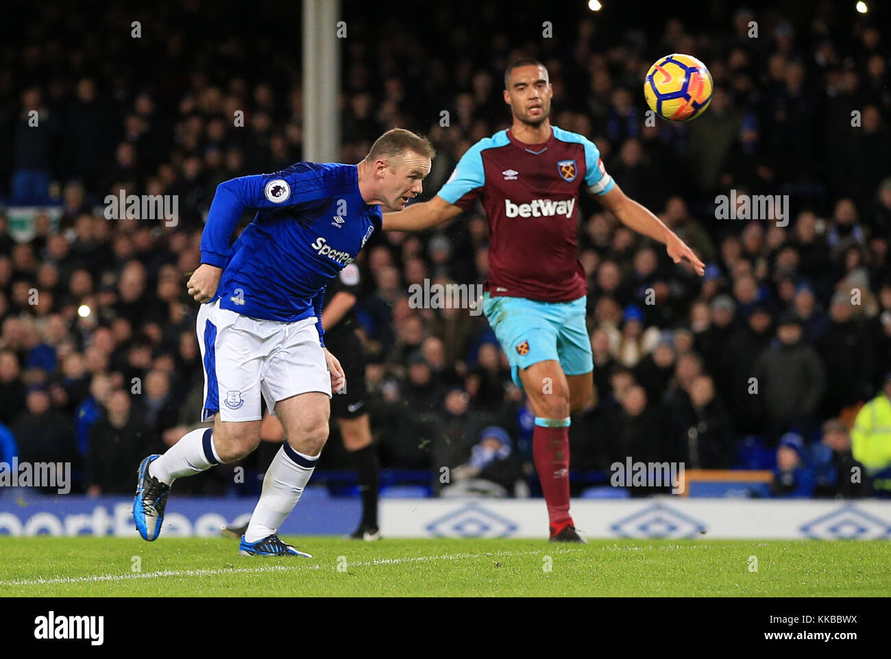 Everton S Wayne Rooney Scores His Side S First Goal Of The Game Stock Photo Alamy