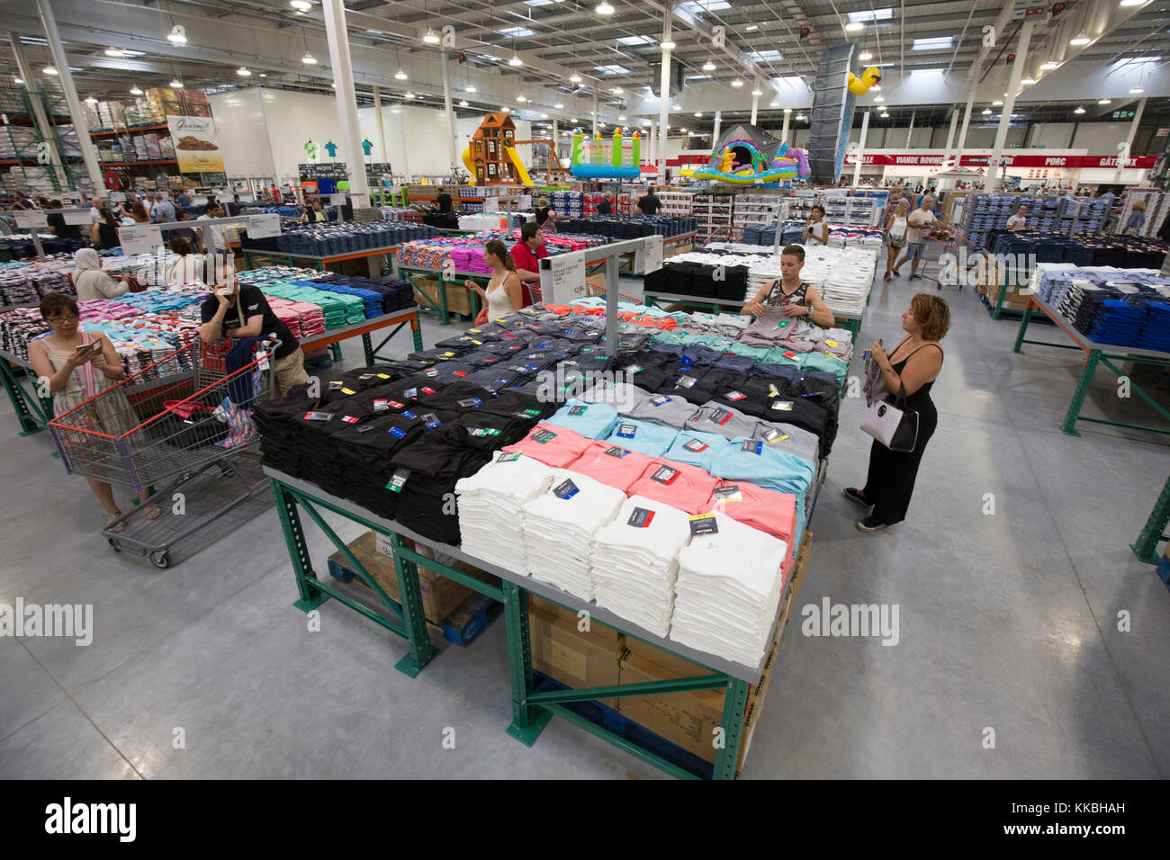 COSTCO WHOLESALE OPENING Stock Photo Alamy
