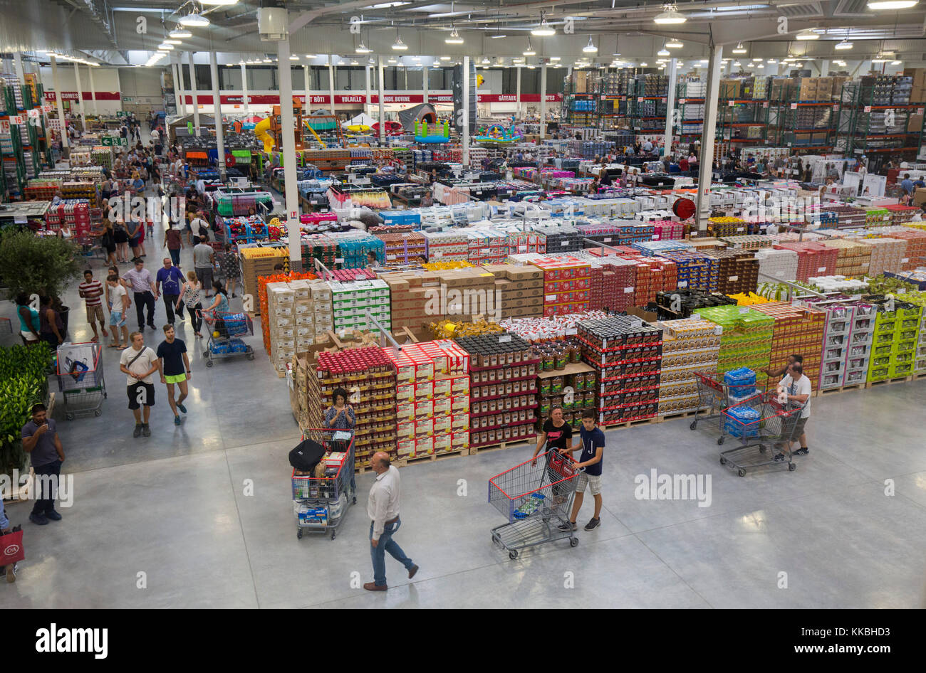 COSTCO WHOLESALE OPENING Stock Photo Alamy