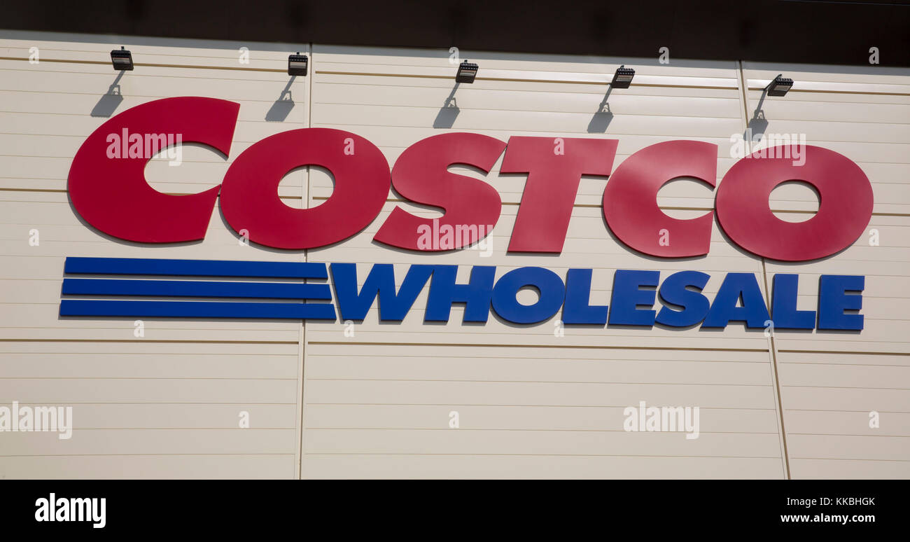 Costco sales hi-res stock photography and images - Alamy