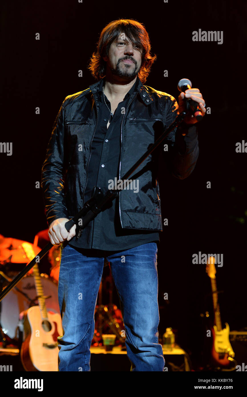 HOLLYWOOD FL - FEBRUARY 07: Kenny Wayne Shepherd of the Kenny Wayne