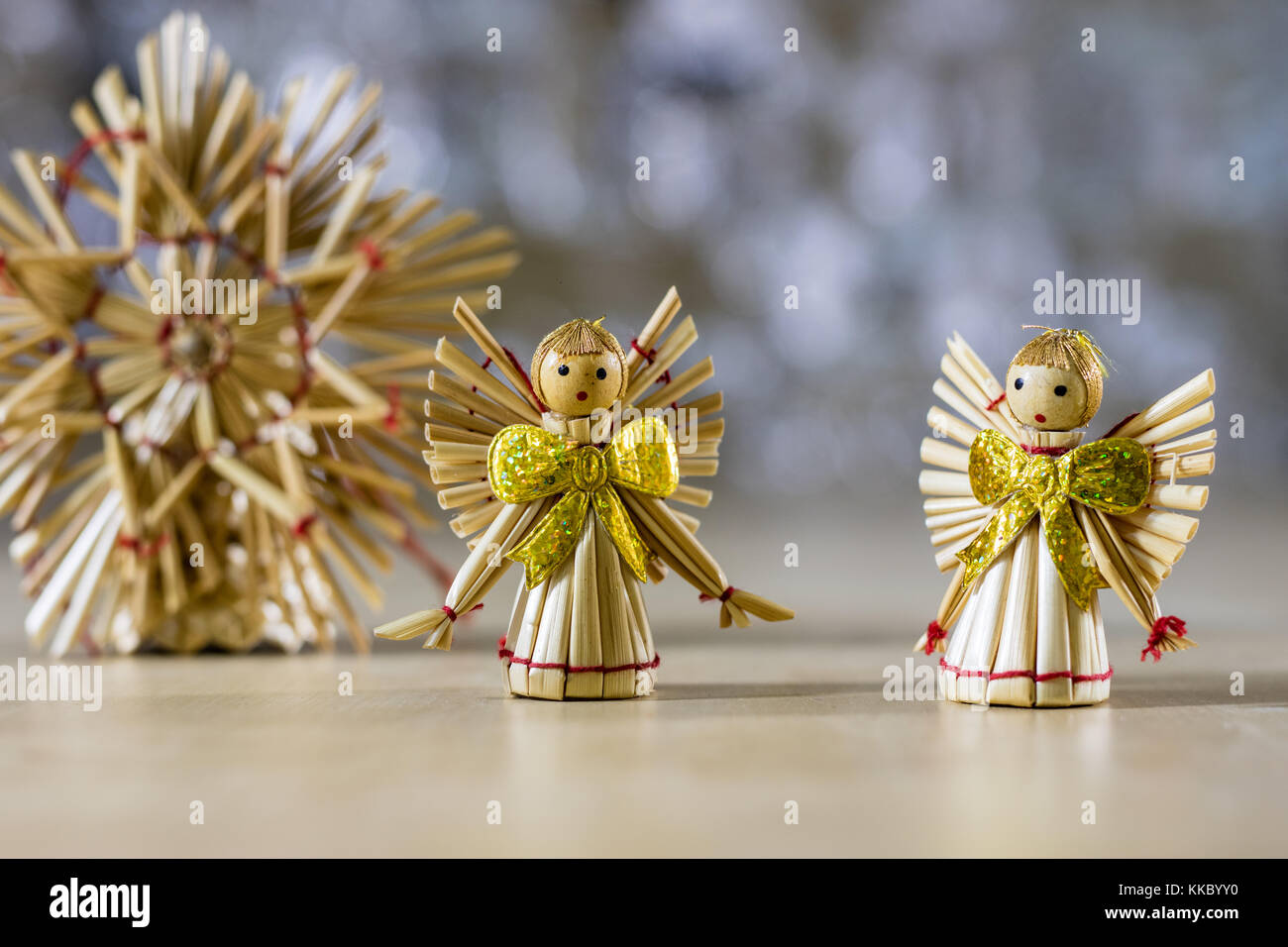 https://c8.alamy.com/comp/KKBYY0/christmas-decorations-for-christmas-christmas-ornaments-made-of-straw-KKBYY0.jpg