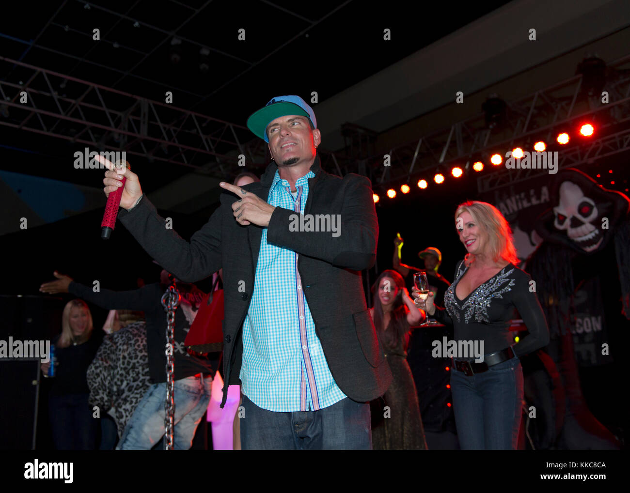 HOLLYWOOD FL NOVEMBER 13 Robert Van Winkle aka Vanilla Ice performs at Footy's Bubbles n