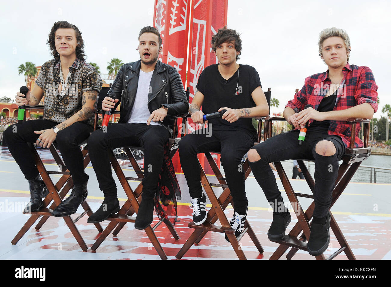 One on one interview. Группа one direction 2015. one direction aesthetic. one direction interview. one direction интервью.