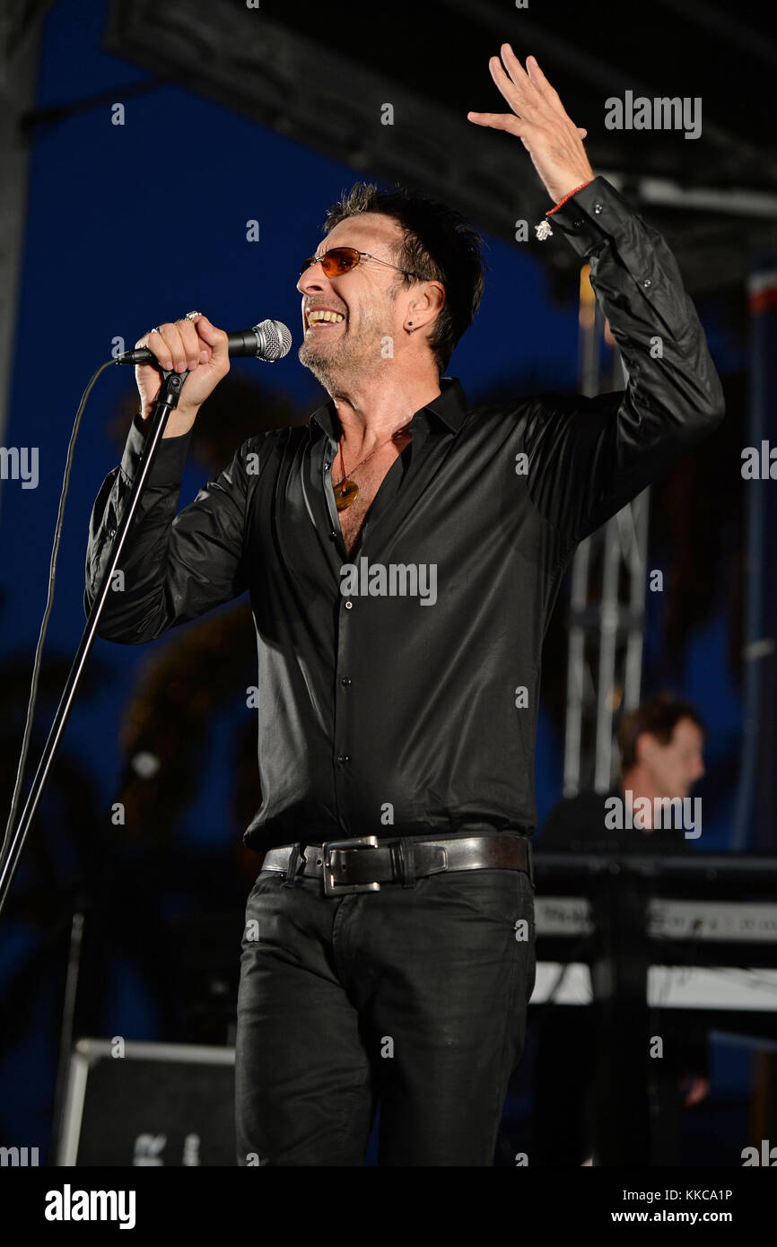 Cy curnin hi-res stock photography and images - Alamy