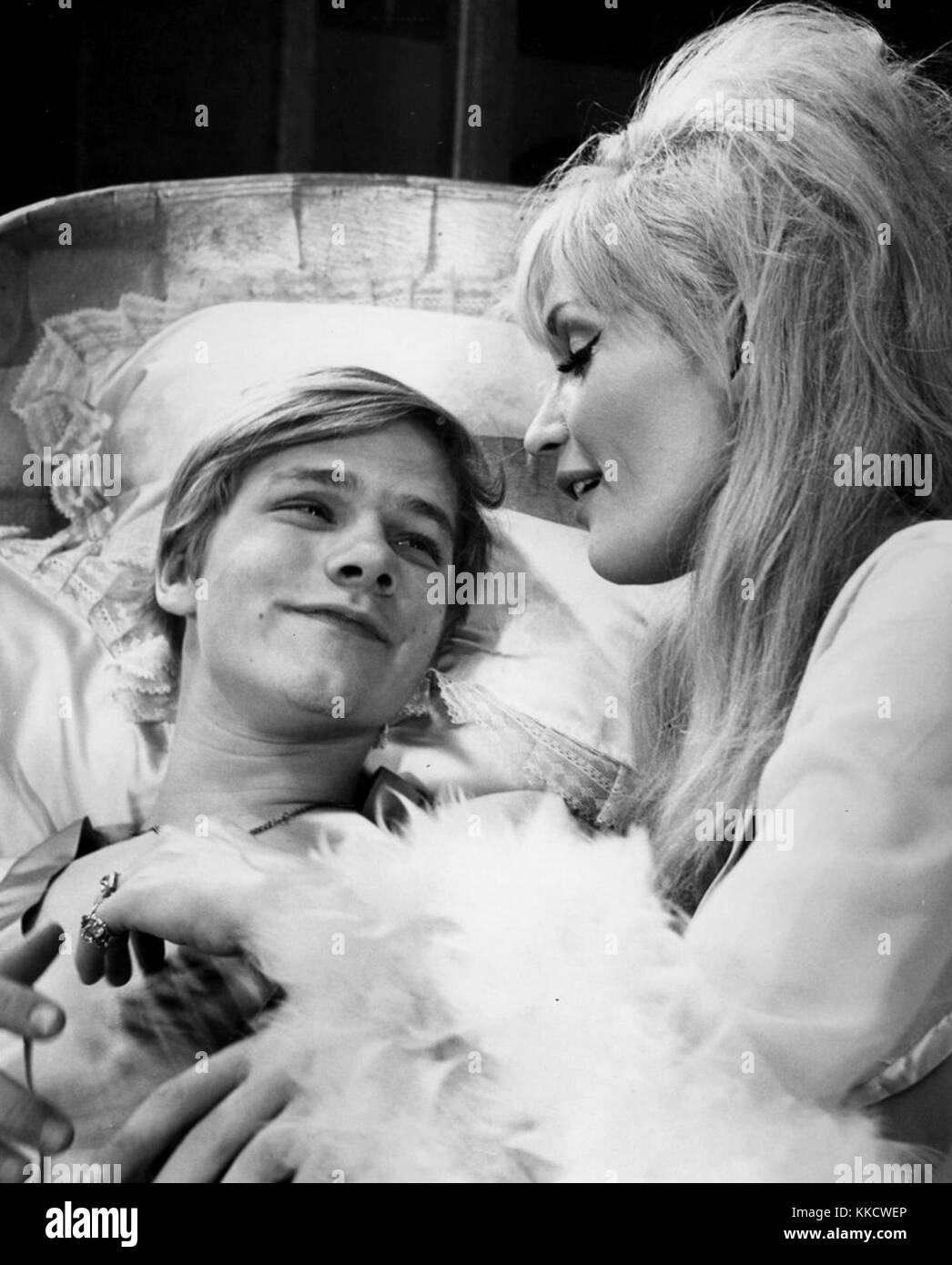 West hollywood 1980s hi-res stock photography and images - Alamy, image size:1046x1390