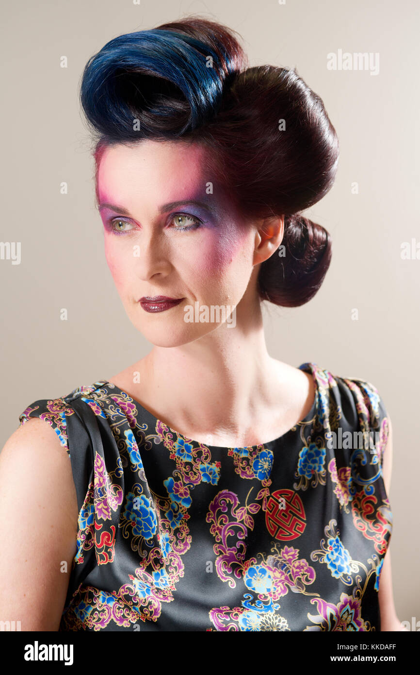 Head and shoulders girl hi-res stock photography and images - Alamy