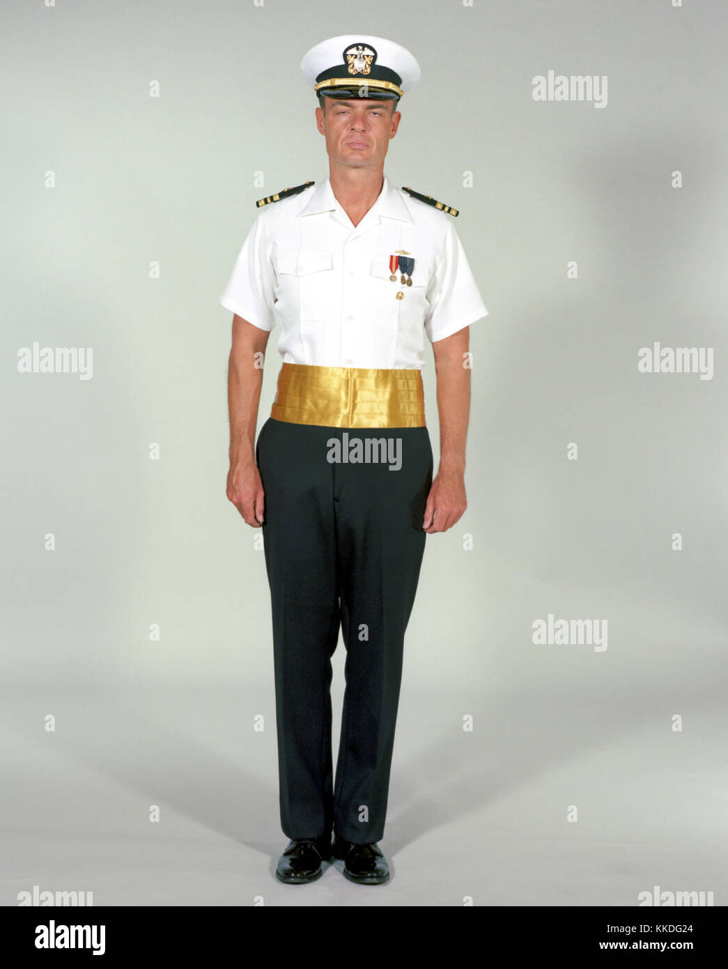 Navy dress uniform hi-res stock photography and images - Alamy