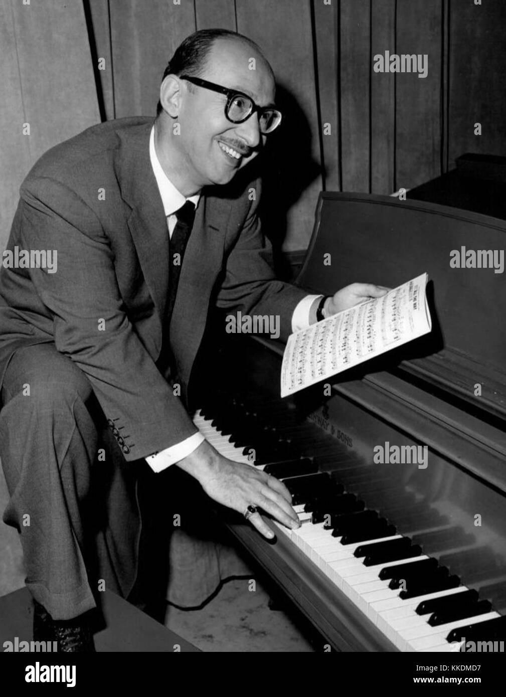Sammy cahn hi-res stock photography and images - Alamy