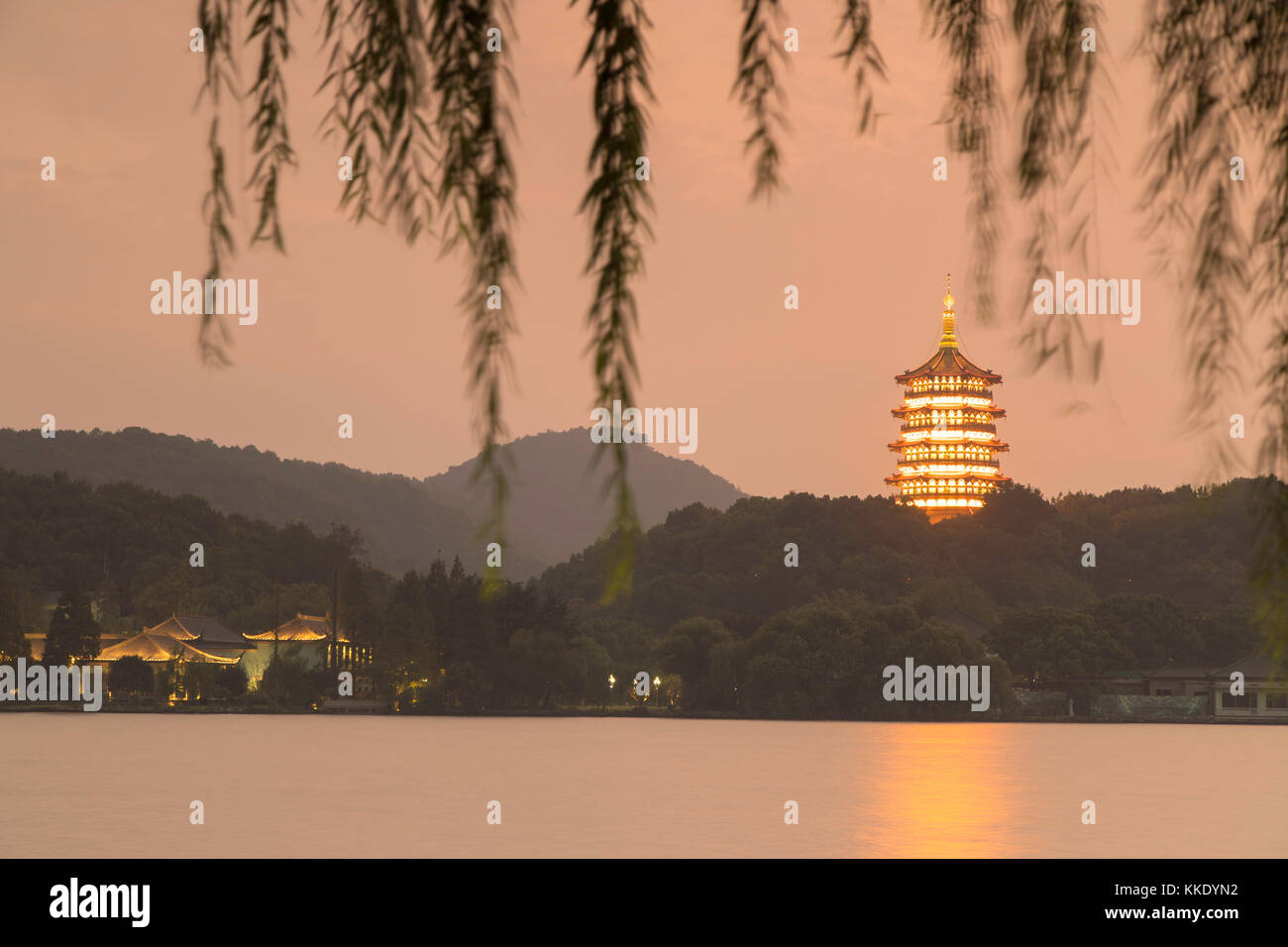 Leifeng Pagoda at dusk, West Lake (UNESCO World Heritage Site), Hangzhou, Zhejiang, China Stock Photo